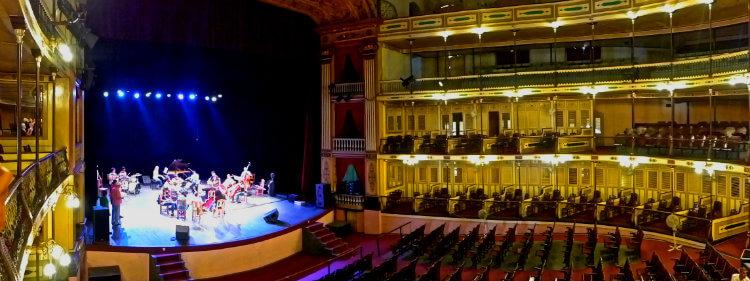 The historic Teatro Terry © Lou Stewart