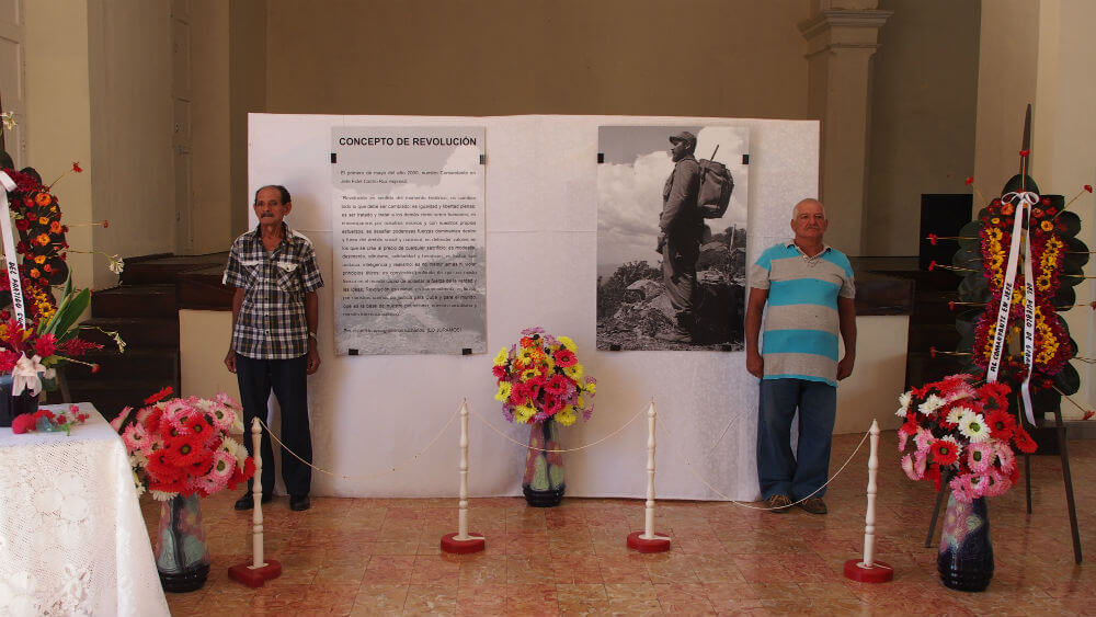 Flowers and Photos of Fidel